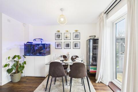 3 bedroom end of terrace house for sale, Centurion Road, Innsworth, Gloucester, Gloucestershire, GL3
