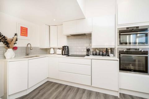1 bedroom flat for sale, The Vale, London W3