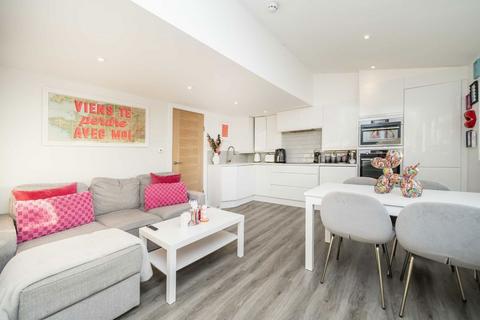 1 bedroom flat for sale, The Vale, London W3
