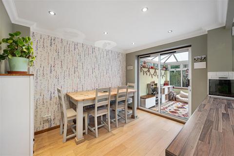 4 bedroom detached house for sale, Thornton Park Avenue, Telford TF2