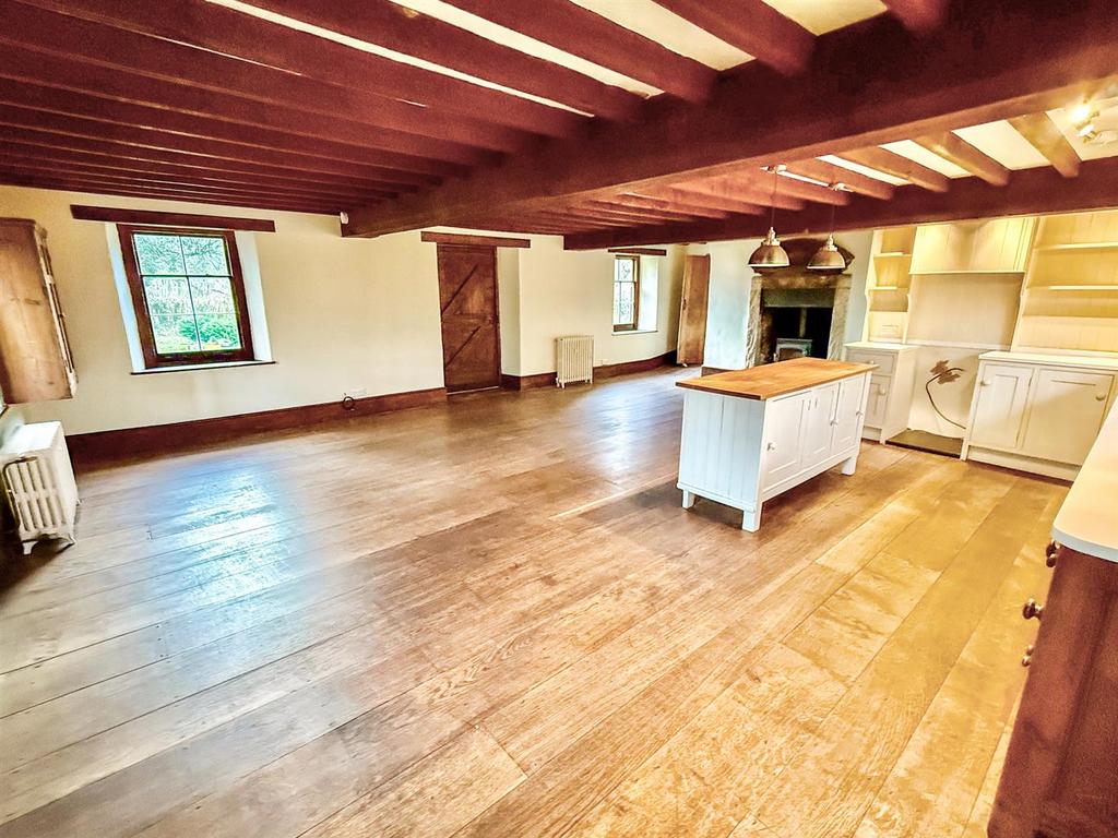 Kitchen/Dining Room