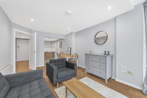 1 bedroom flat to rent, Point Pleasant, London