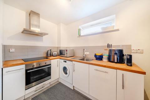 1 bedroom flat for sale, Vestry Mews, London, SE5