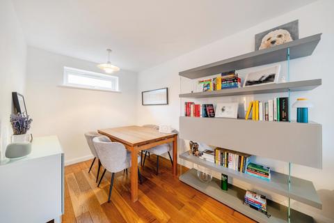 1 bedroom flat for sale, Vestry Mews, London, SE5