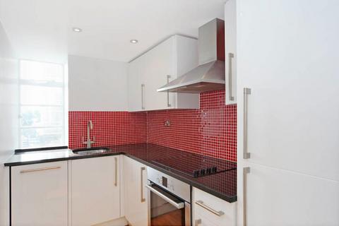 1 bedroom flat to rent, Winchester Court, London W8
