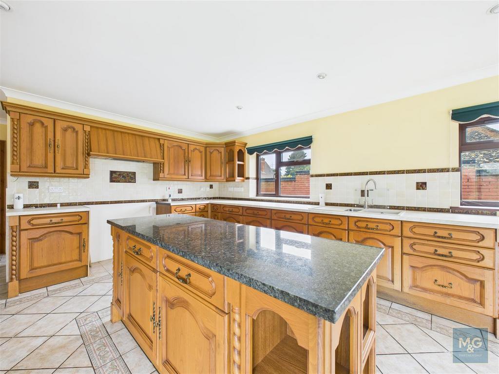 Kitchen/Breakfast Room