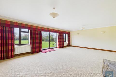 4 bedroom detached bungalow for sale, Ixworth Road, Bury St. Edmunds IP31
