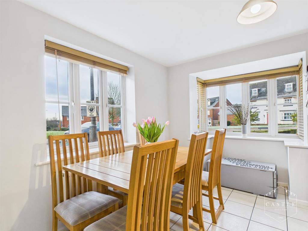 Dining kitchen