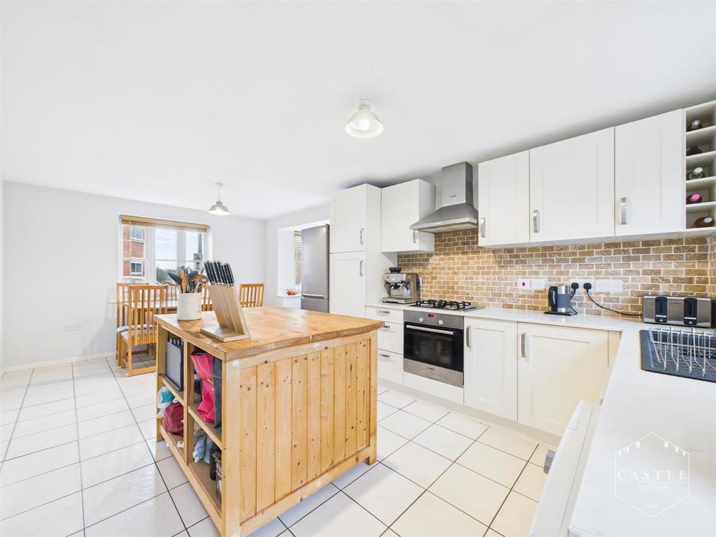 Dining kitchen