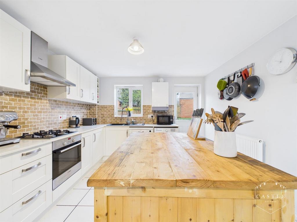 Dining kitchen