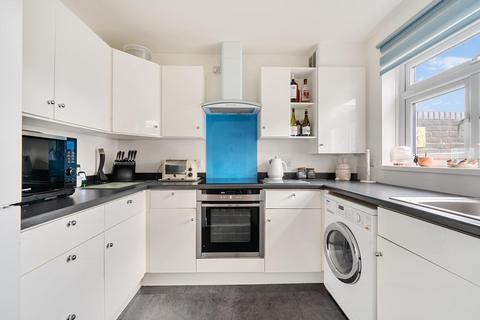 3 bedroom end of terrace house for sale, Barn Piece, Knightwood Park, Chandler's Ford
