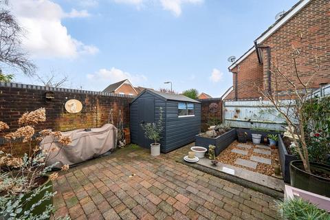 3 bedroom end of terrace house for sale, Barn Piece, Knightwood Park, Chandler's Ford