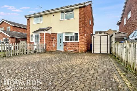 2 bedroom semi-detached house to rent, Plumtrees, LOWESTOFT