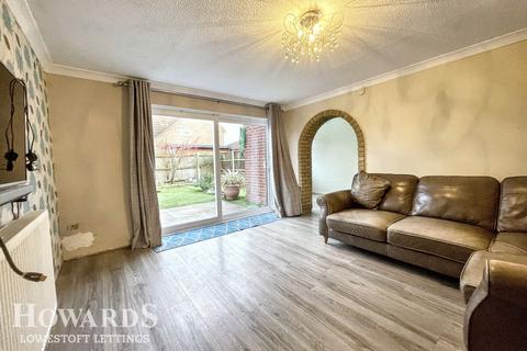 2 bedroom semi-detached house to rent, Plumtrees, LOWESTOFT
