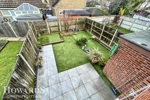 2 bedroom semi-detached house to rent, Plumtrees, LOWESTOFT