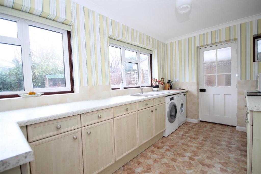 .kitchen.jpg