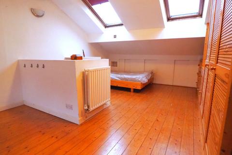 3 bedroom terraced house to rent, Torr Top Street, New Mills, SK22
