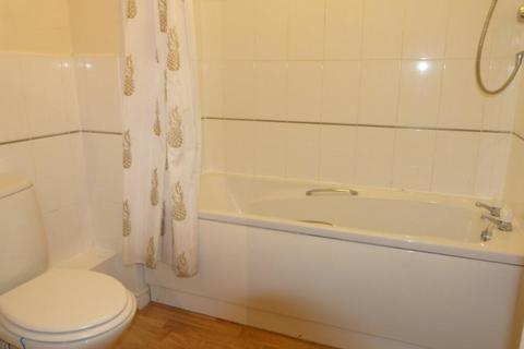 2 bedroom apartment to rent, Beaumont Court, London, SW19
