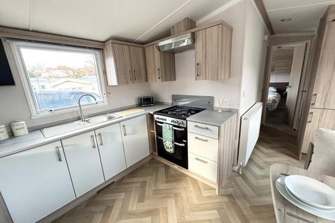 2 bedroom property for sale, Waterside Holiday Park