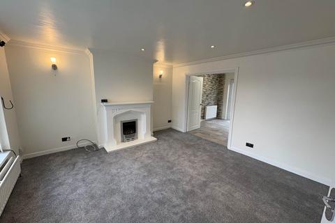 3 bedroom townhouse to rent, Bransdale Avenue, Royton