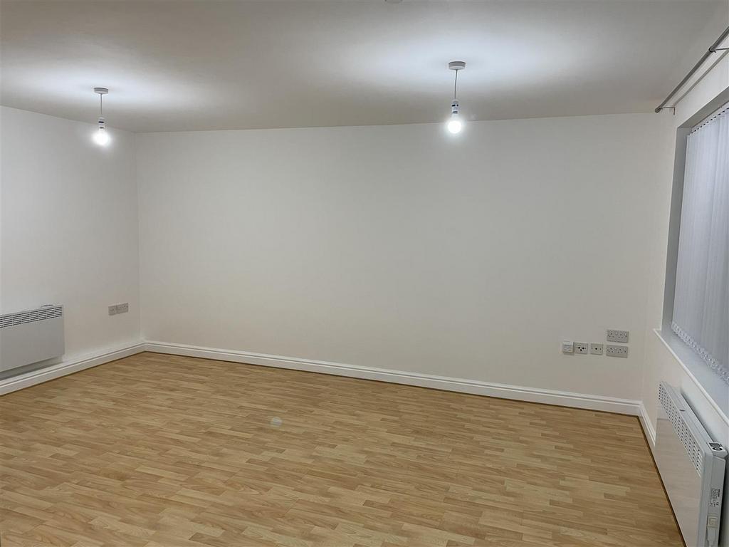 Living Room 01.jpg