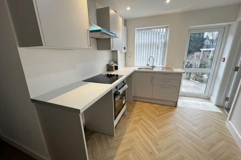 3 bedroom apartment to rent, Charter Avenue, Coventry, CV4