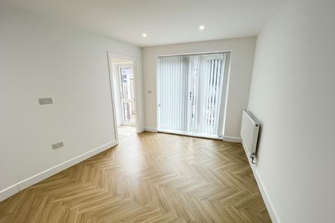 3 bedroom apartment to rent, Charter Avenue, Coventry, CV4