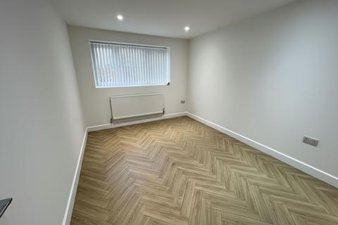 3 bedroom apartment to rent, Charter Avenue, Coventry, CV4