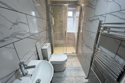 3 bedroom apartment to rent, Charter Avenue, Coventry, CV4