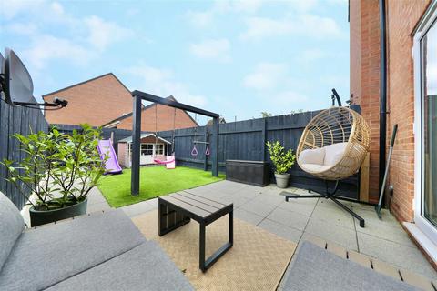 3 bedroom terraced house for sale, Bishop Alcock Road, Hull