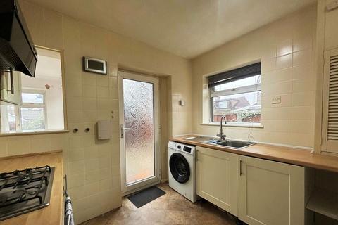 3 bedroom bungalow for sale, Catherine Close, Pilgrims Hatch