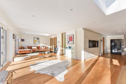 undefined, Willowdale Close, Stroud, Hampshire