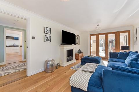 undefined, Willowdale Close, Stroud, Hampshire