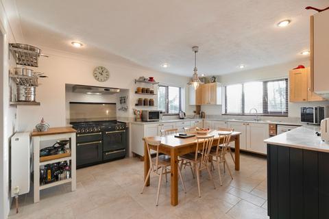 4 bedroom detached house for sale, A Refined Balance of Rural Outlook and Modern Efficiency in Thuxton