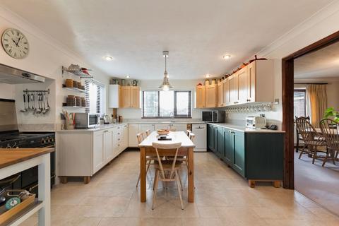 4 bedroom detached house for sale, A Refined Balance of Rural Outlook and Modern Efficiency in Thuxton