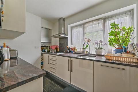 Burgess Hill, London NW2