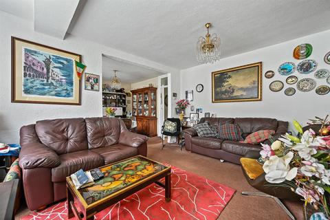 3 bedroom flat for sale, Burgess Hill, London NW2