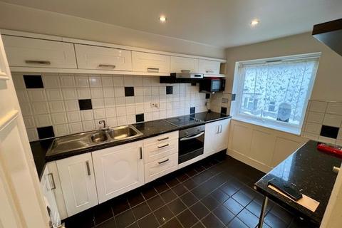 1 bedroom flat to rent, Warminster Road, London SE25