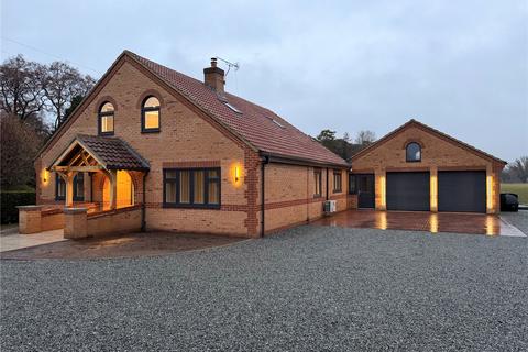 4 bedroom bungalow to rent, Croft Farm Bungalow, Kenny Hill, Bury St. Edmunds, Suffolk, IP28