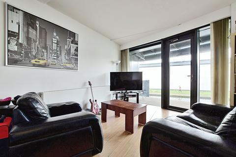 2 bedroom flat to rent, Woodfield Road, Altrincham, Greater Manchester, WA14