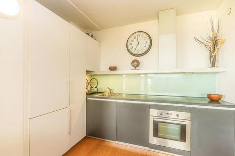2 bedroom flat to rent, Woodfield Road, Altrincham, Greater Manchester, WA14