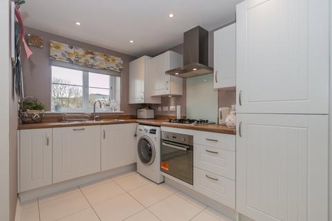 3 bedroom terraced house for sale, Kingcup Close, Catshill, B61