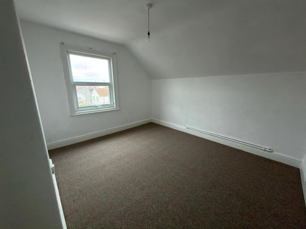 Flat 3, 57 Greenfield Road - Bedroom.jpg