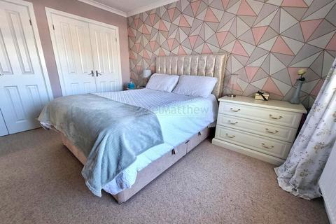 2 bedroom semi-detached bungalow for sale, Carys Close, Penarth, CF64