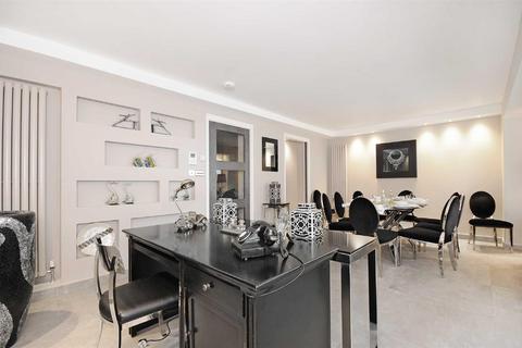 4 bedroom semi-detached house to rent, Court Close, St Johns Wood Park, Swiss Cottage