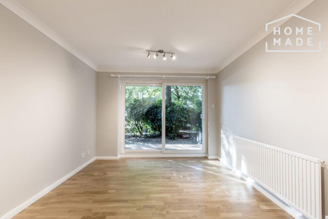 2 bedroom flat to rent, Camfrey Court, N8