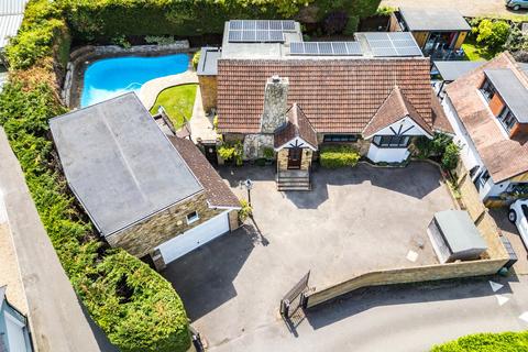 5 bedroom detached house for sale, The Crescent, Surrey TW17