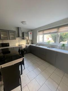 3 bedroom end of terrace house to rent, Harrow Manorway, London, SE2