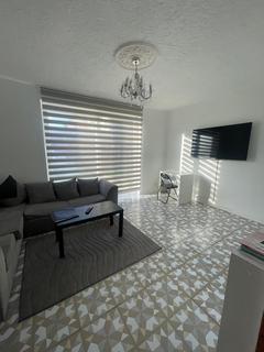 3 bedroom end of terrace house to rent, Harrow Manorway, London, SE2