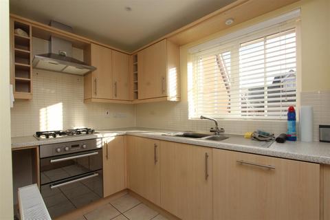 2 bedroom flat for sale, Realgar Court, Sittingbourne